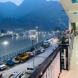 The HIGHLIGHT STAY – hotel w mieście Uttarkāshi