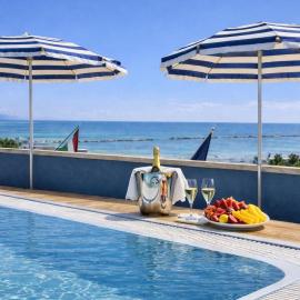 Hotel Holiday – hotel w mieście Martinsicuro