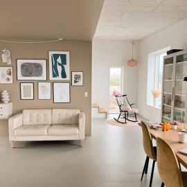 Family Home with Sea View over Tórshavn، فندق في Argir