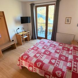 Albergo Stella Alpina, hotel u gradu Teno