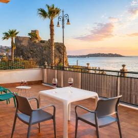 La Terrazza sul Mare Modern Apartment