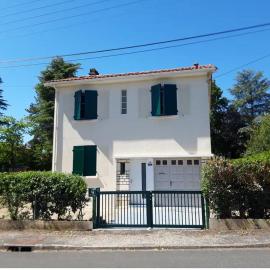 Maison 3 chambres au calme, hotel in Saint-Yrieix-sur-Charente