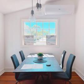 Full house - Heritage Charm Meets Modern Ease: Midland Junction şehrinde bir otel
