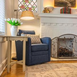 Walkable Designer Cottage In GV