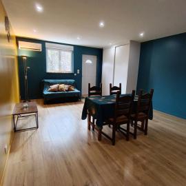 Charmant studio au coeur de Murat, hotel in Murat