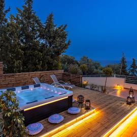 Albore ImBlue, Luxury Sea View Jacuzzi Retreat in Crete