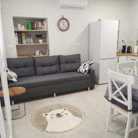 KIS Home, hotel u gradu Loúros