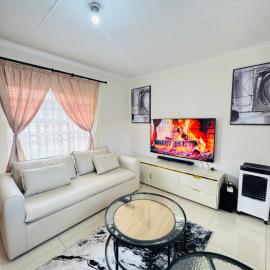 Viesnīca HomelyVest Homestay pilsētā Carletonville