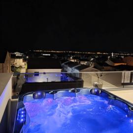 Penthouse Castel โรงแรมในคาชเตลา