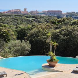 Villa A Macchia, piscine et vue sur Bonifacio