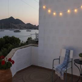 Stay Near the Waves in Grikos, hotel din Grikos