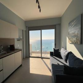 Stay in Charaki Facing the Sea, hotel i Haraki