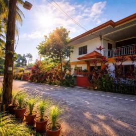 Jenalfe Guest House, khách sạn ở Camiguin
