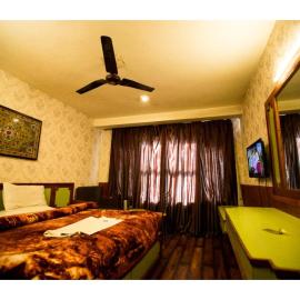Standard Hotel And restaurant, Srinagar