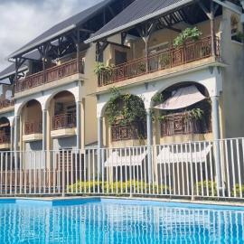 Kaz'Ella, Piscine et calme à Manapany, hotel i Saint-Joseph