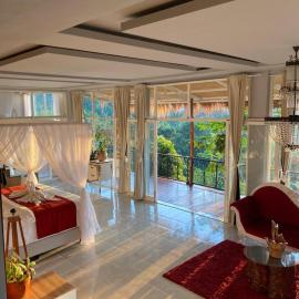 Oceanview Cottage Cempaga - entire 2 BR Bungalow 135 sqm, hotel in Temukus