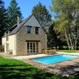Beautifully located country house with heated pool