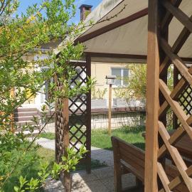 Fully equipped SIX BEDROOM HOUSE 15 kilometers from LAKE BLED - with a terrace, garden, playground, and parking