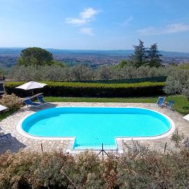 Appartamento con piscina in Villa