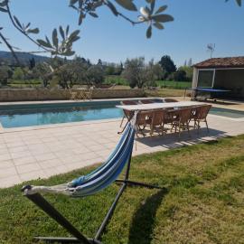Villa à charleval en campagne avec piscine 14 couchages