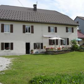Gites familiaux à Lajoux à 1180m d'altitude, hotel v mestu Lajoux
