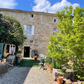 Le Manoir du Raveyron, hotel sa Vallon-Pont-dʼArc