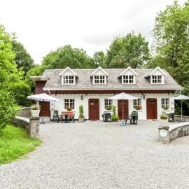 Peaceful Bohon Apartment, hotell Barvaux’s