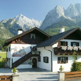 Frühholz - Das Ferienhaus -, Hotel in Grainau