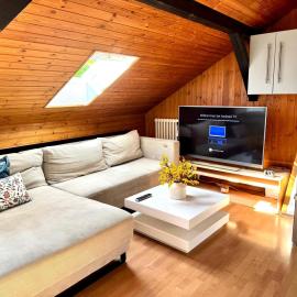 Zentrale Dachgeschosswohnung mit gemütlichem Charme, hotel u gradu Herten