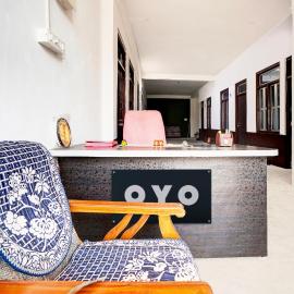 SPOT ON by OYO Hotel Lakshya Ghatampur, hotel v mestu Kānpur