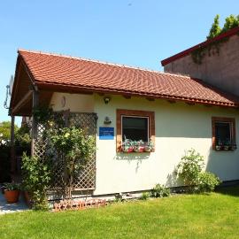 Bungalow w Ogrodzie Łeba - Jaskier, hotel in Łeba