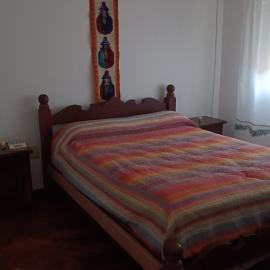 Habitación privada, con baño y cocina compartidos en Rosario, Santa Fe, Argentina, hotel in Rosario