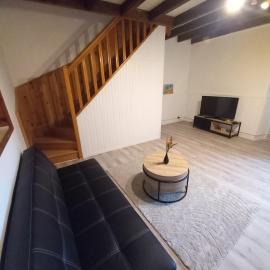 Maison entière 6 personnes, hotel a Bayel