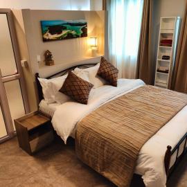 Cosy Poolside Studio close to Grand Bay beach !, Hotel in Midlands Station