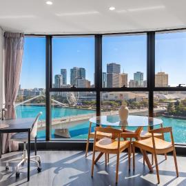 One Sky Residence - Sleep 6 - Pools Cinema Sauna Gym FREE Parking