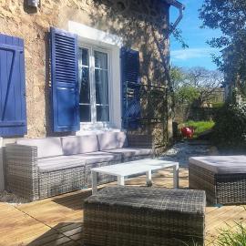 La maison Bleue Nature et Balnéo en Bourgogne, hotell i Dun-sur-Grandry