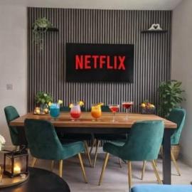 Gatwick Cozy Stopover 4 bedroom house with free Parking, hotel en Copthorne