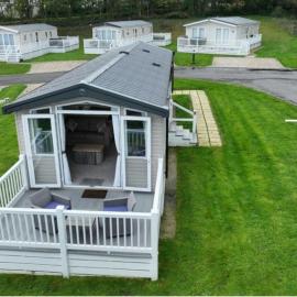 2 bed holiday home with scenic views