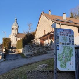 Maison ancienne jardin montagne