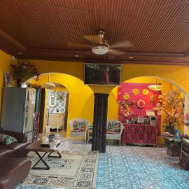 Nhà Bên Suối Retreat, hotel din Làng Tè