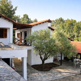 Reina's house by the sea