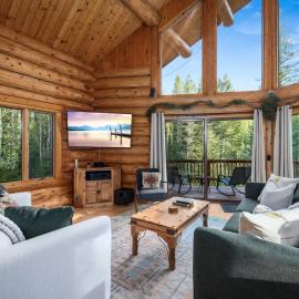 Peaceful Relaxing Astrid Log Cabin, hotel v mestu Columbia Falls