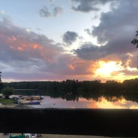 Joyosada - Ferienhäuser in Seenlandschaft, hotel in Prusim