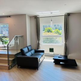 3BED Townhouse with City, Ocean and Mountain views - North Vancouverr