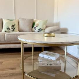 Stylish Apartment near Sibiu with Parking: Șelimbăr şehrinde bir otel