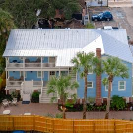 Blue Carriage House Downtown Boutique Hotel