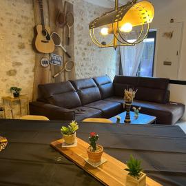 Charmante Maison Attenante avec jardinet privé