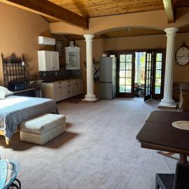 Grand Studio with Resort Amenities, hotel a Alpine