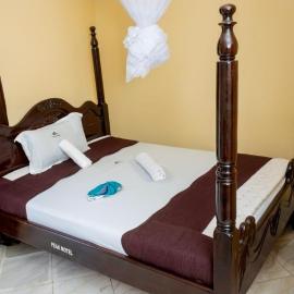 Peak Motel, khách sạn ở Kasese
