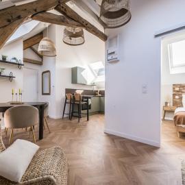 Refuge Émeraude - Suite Luxe Route du Champagne、Champfleuryのホテル